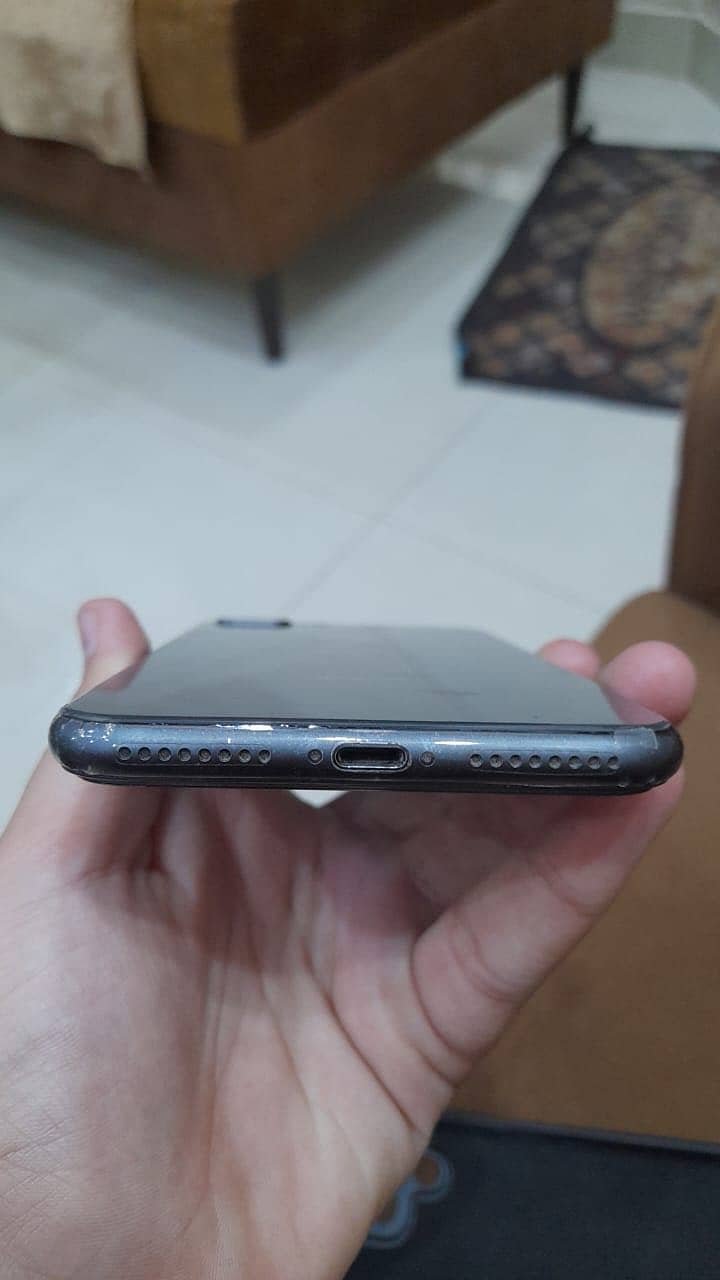 IPHONE 8 PlUS 3