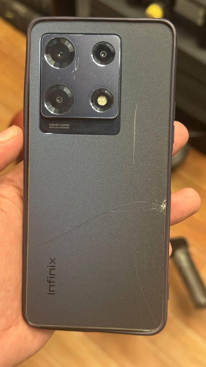 Infinix Note 30 Pro 0