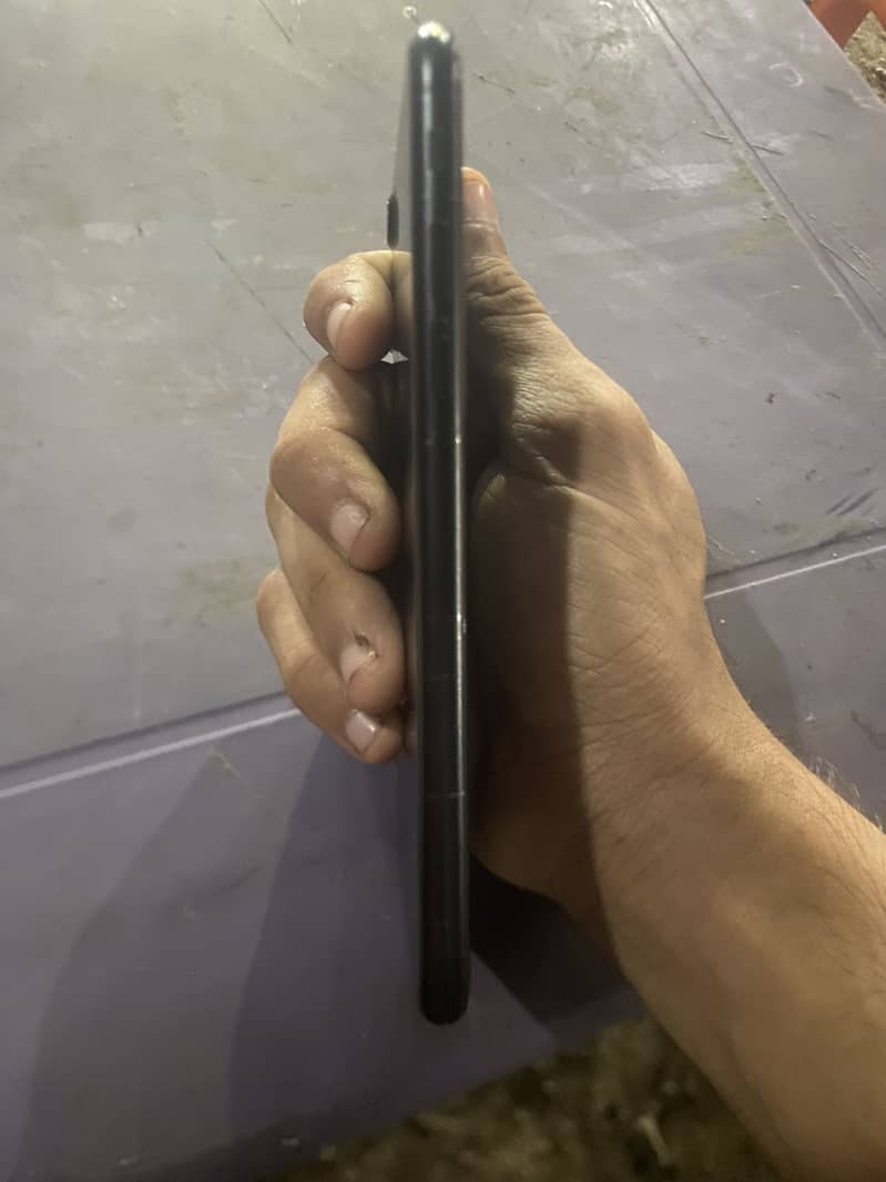 Apple iPhone 7 12