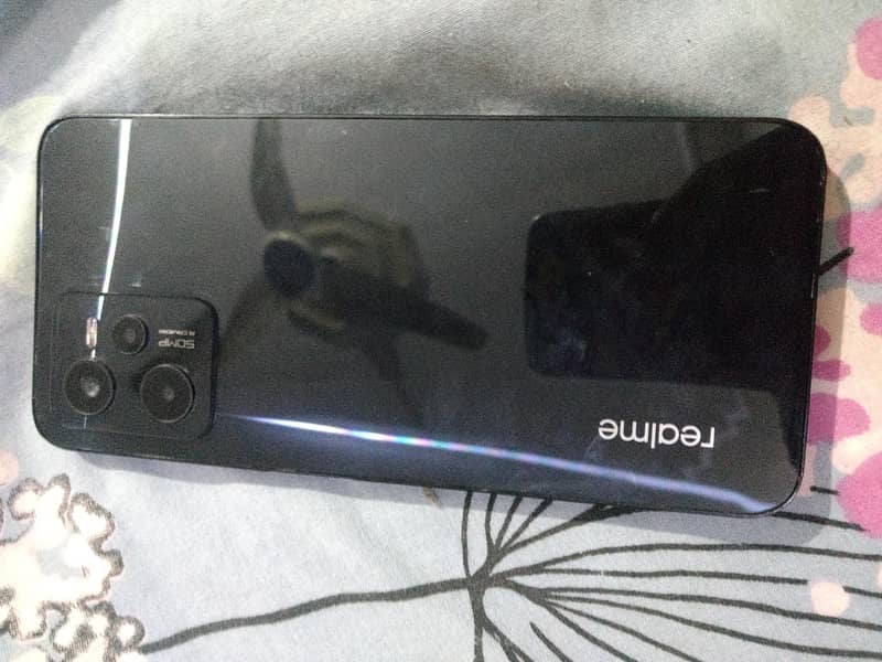 Realme C35 3