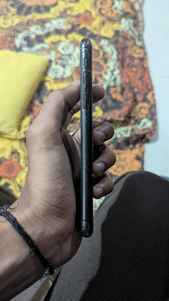 Apple iPhone X 3