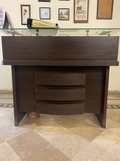 Reception counter