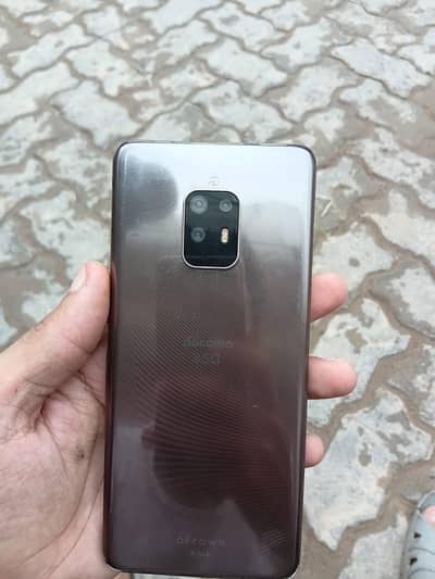 Docomo arrow F 51