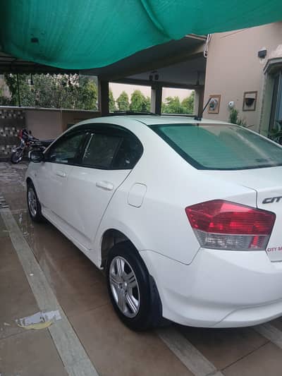 city 2011 model auto 100 original totally original body condition