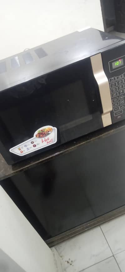 Pel microwave oven grill+ bake like new _ lahore