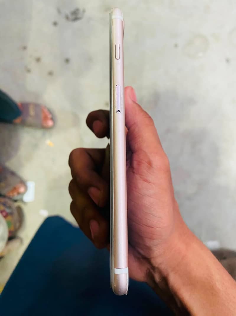 Apple iPhone 7 Plus 0