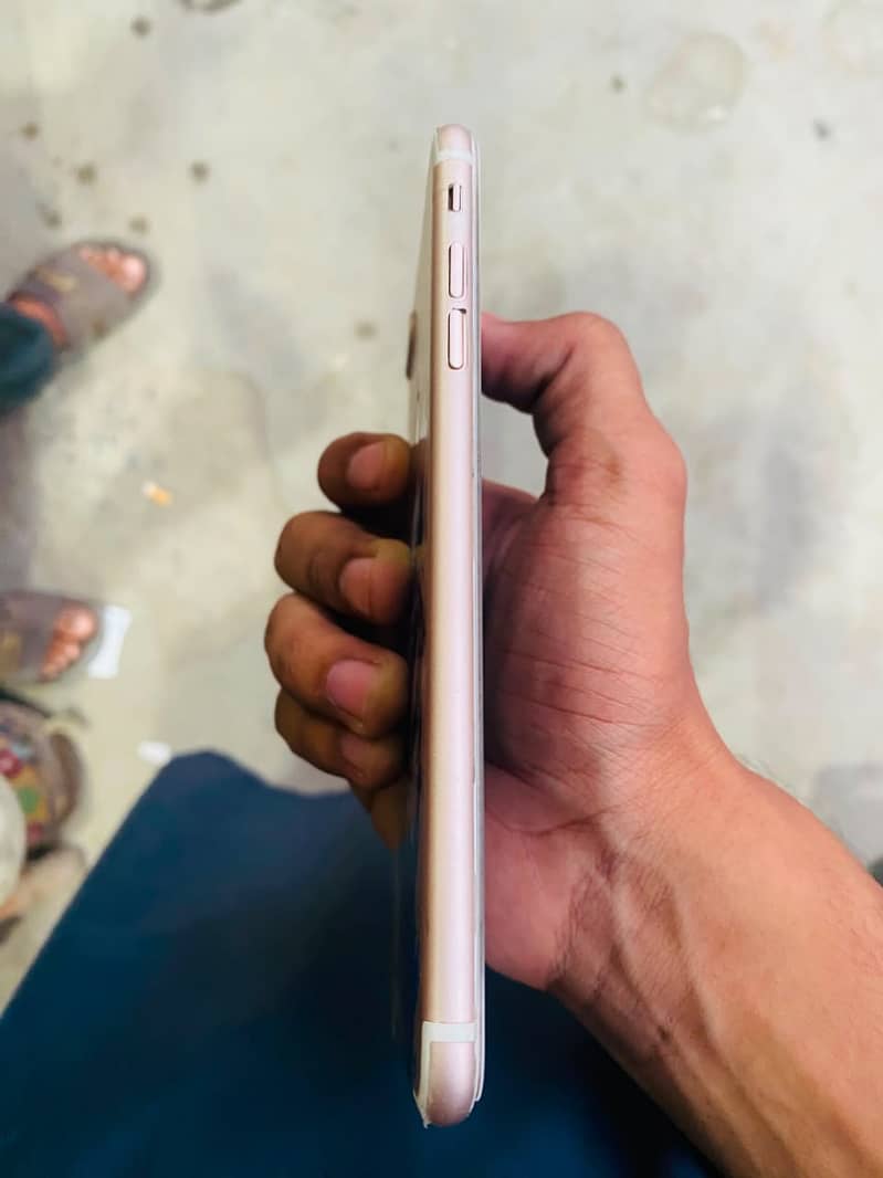 Apple iPhone 7 Plus 2