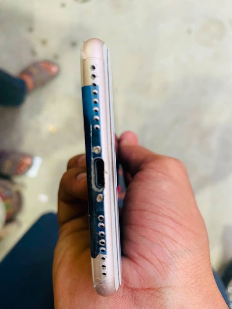 Apple iPhone 7 Plus 3