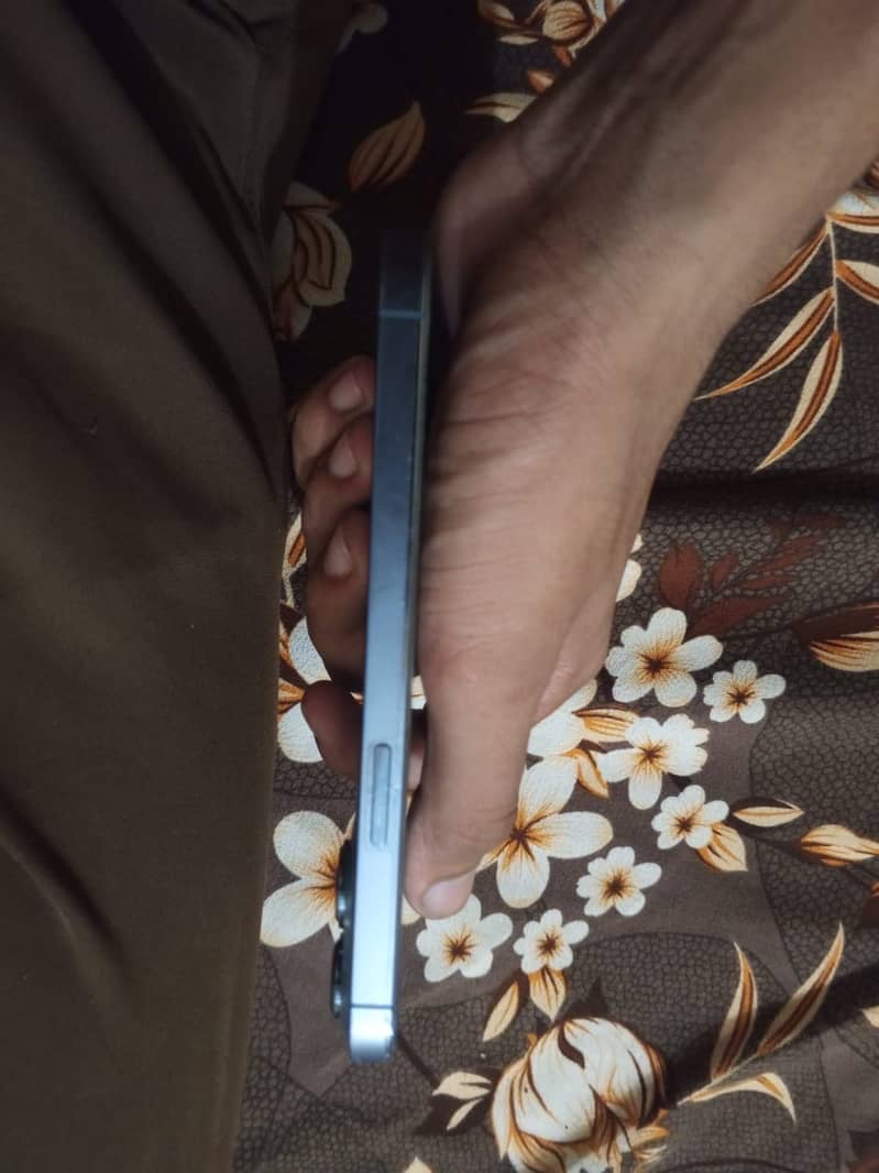 Apple iPhone 13 Pro 1