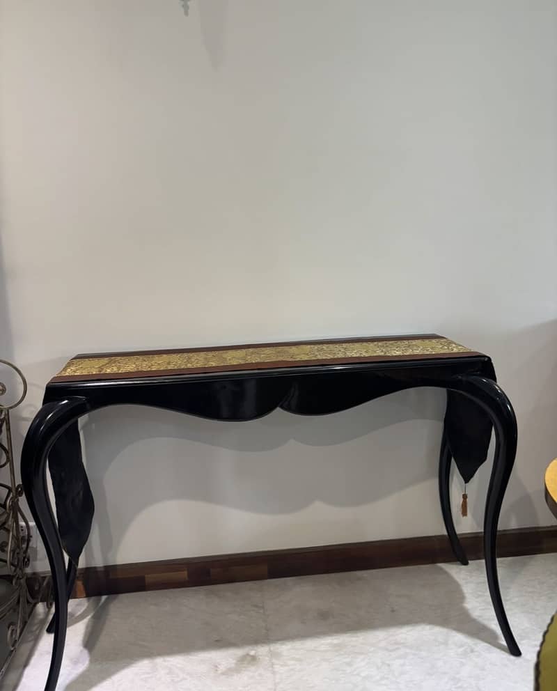 Black console 0