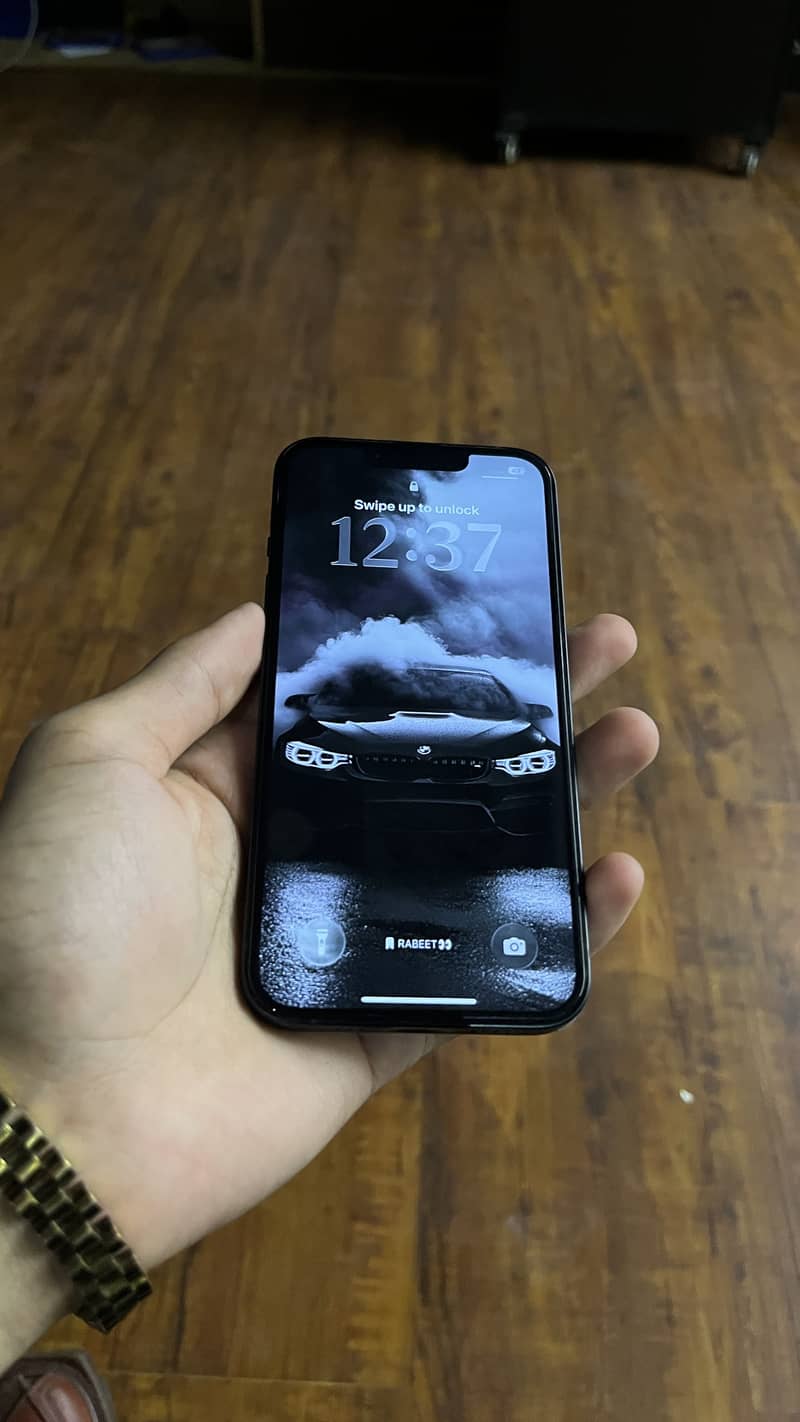 Apple iPhone 13 2