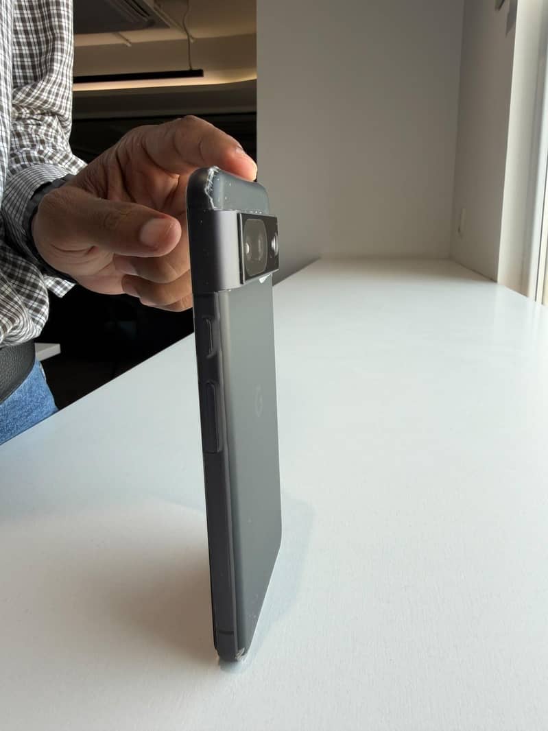 Google Pixel 8 4