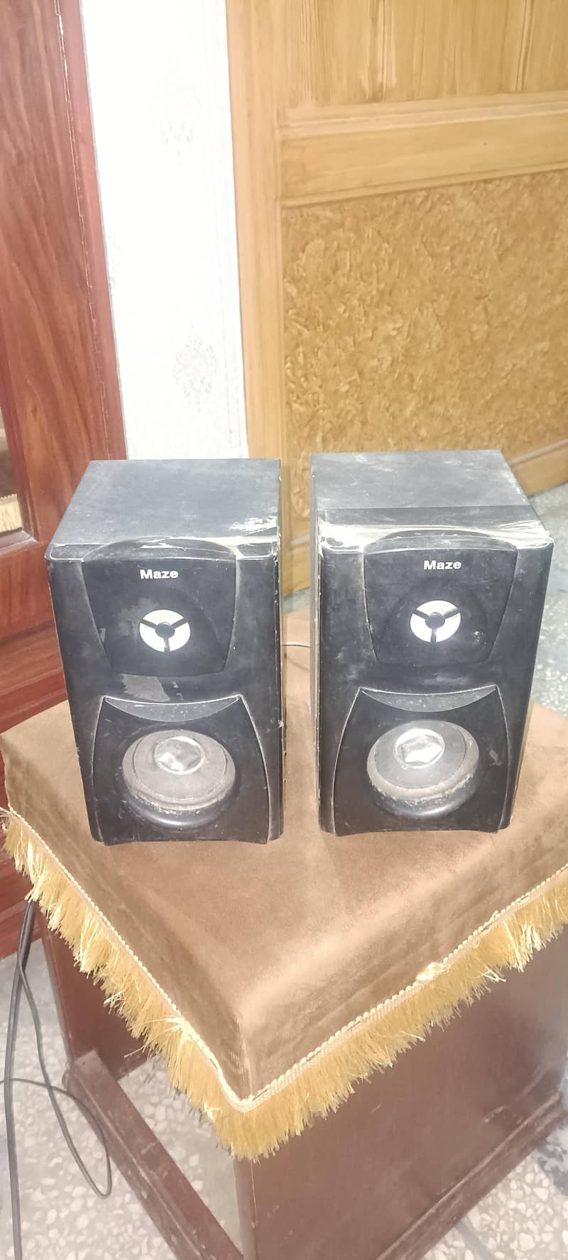 speaker and 2