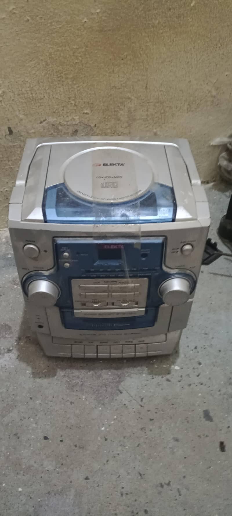 speaker and 4
