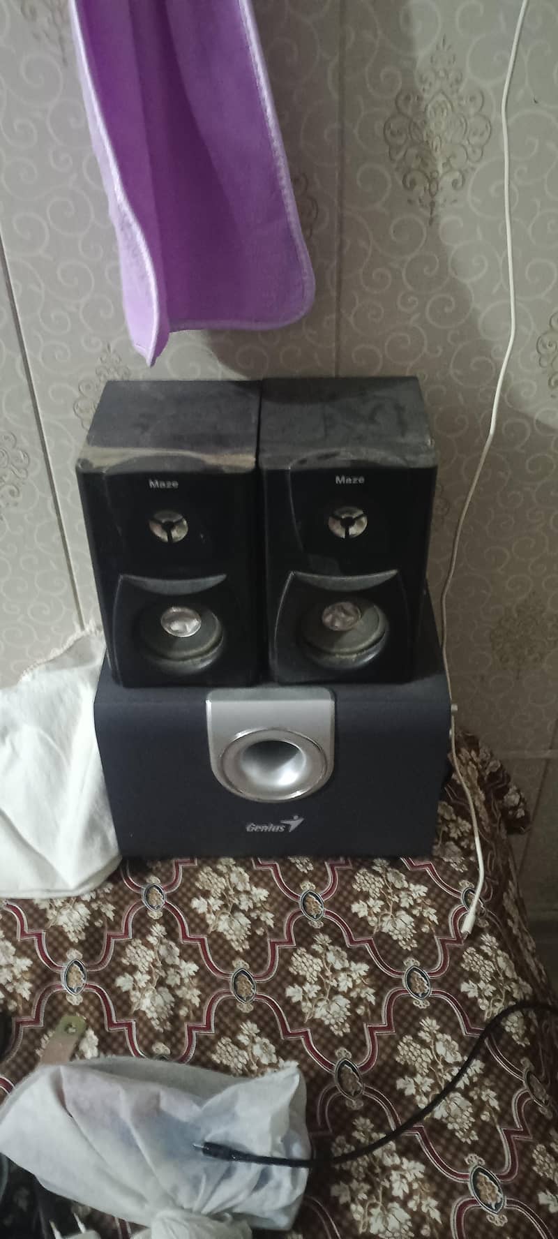 speaker and 7