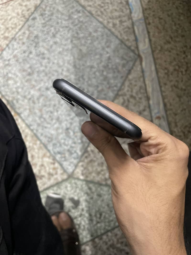 Apple iPhone 11 5