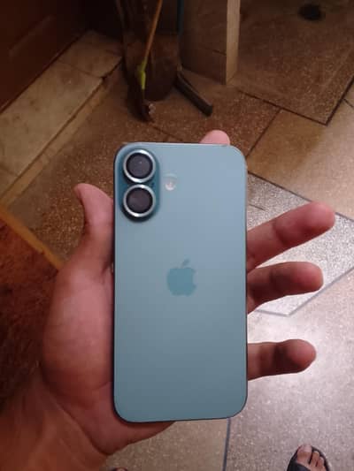 Apple iPhone 16