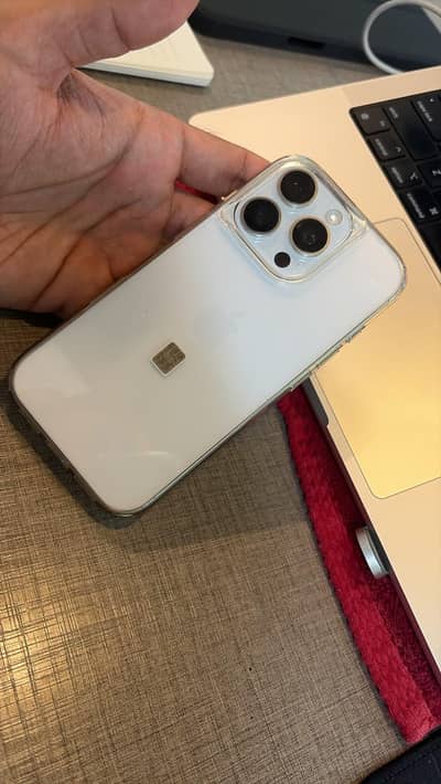 Apple iPhone 16 Pro