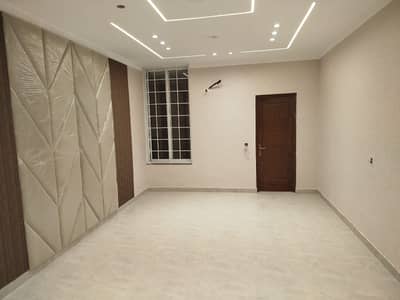 BRAND NEW 1 KANAL BEAUTIFULL HOUSE AVAILABLE FOR SALE