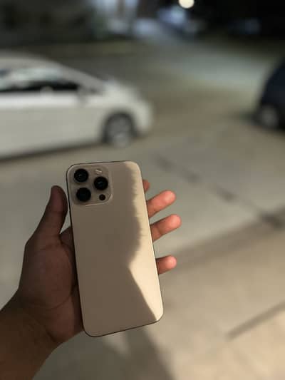 Apple iPhone 16 Pro Max