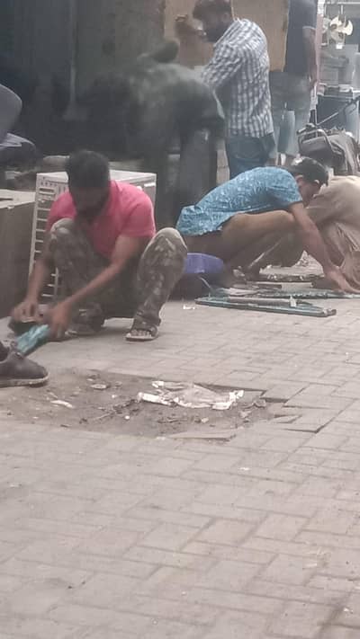 porany A. c khareed na Wala koi say bh a. c window achy kimay mei .