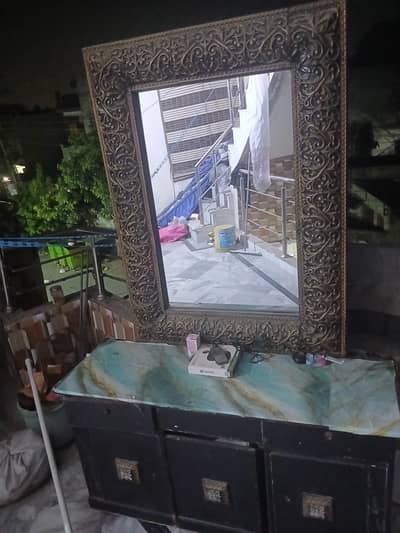 Dressing Table with 1 sitting chair