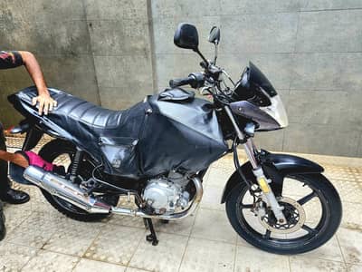 yamaha YBR 125 buy and right