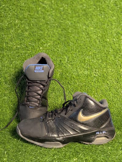 Premium Imported shoes Available with free delivery 