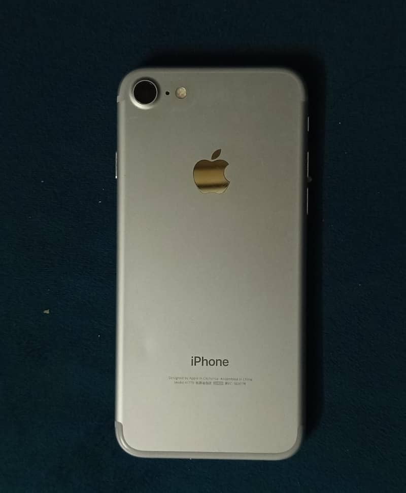 Apple iPhone 7 0