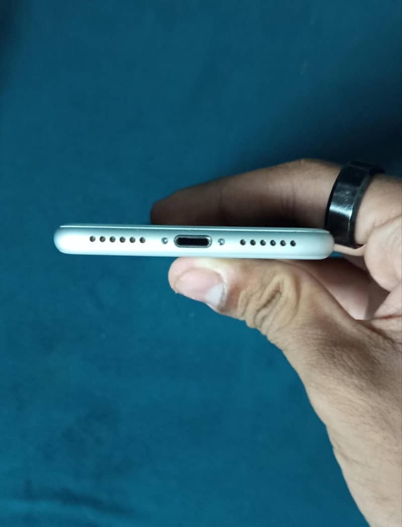 Apple iPhone 7 5