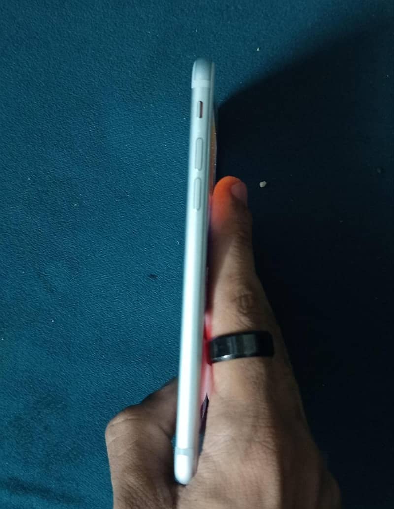 Apple iPhone 7 7