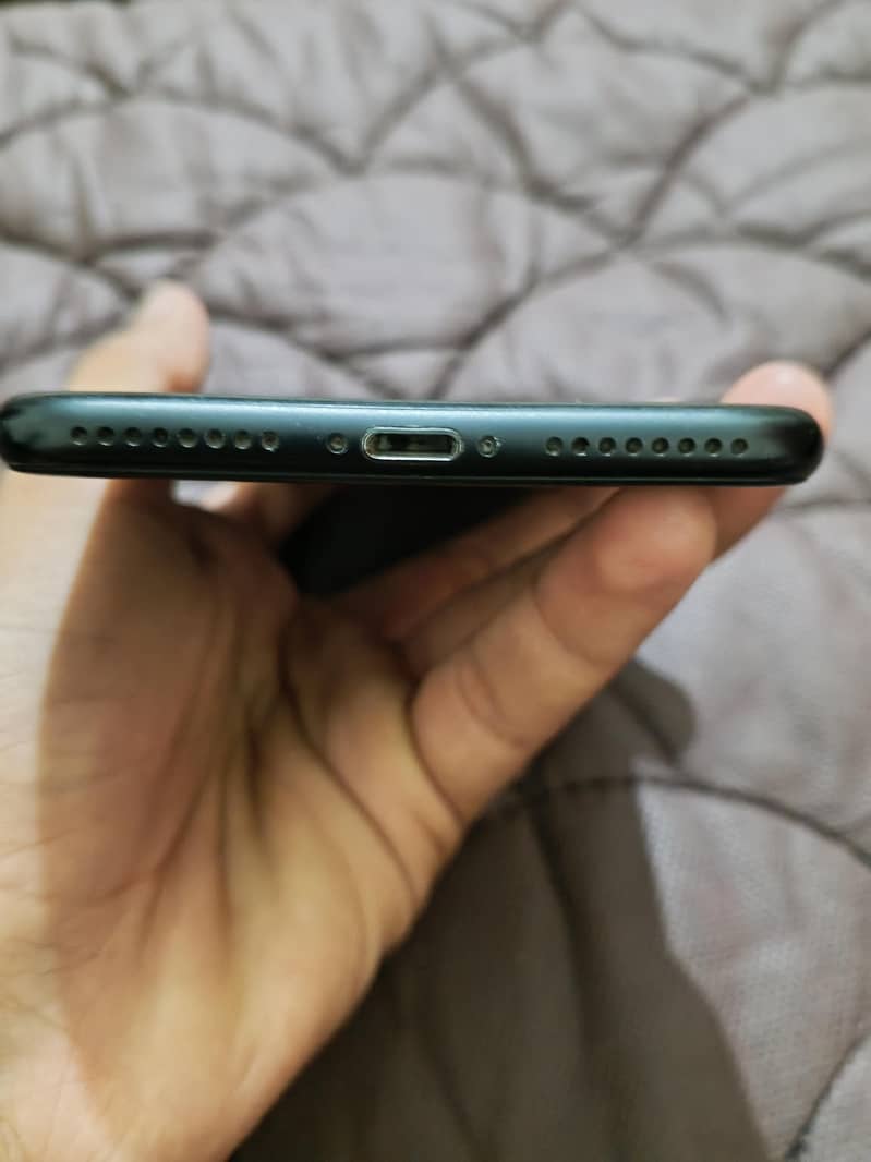 Apple iPhone 7 Plus 4