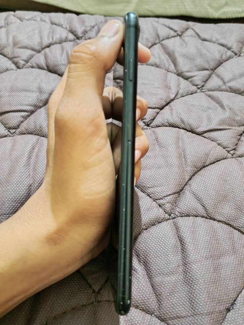 Apple iPhone 7 Plus 5