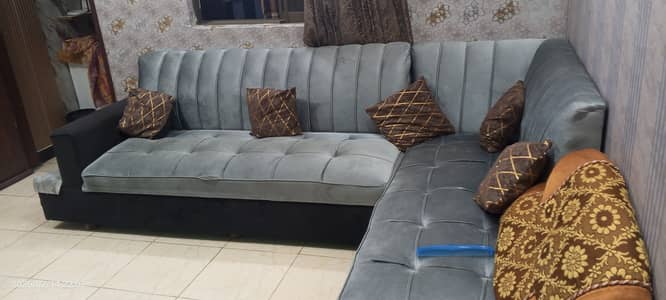 L shape sofa condition 10/9