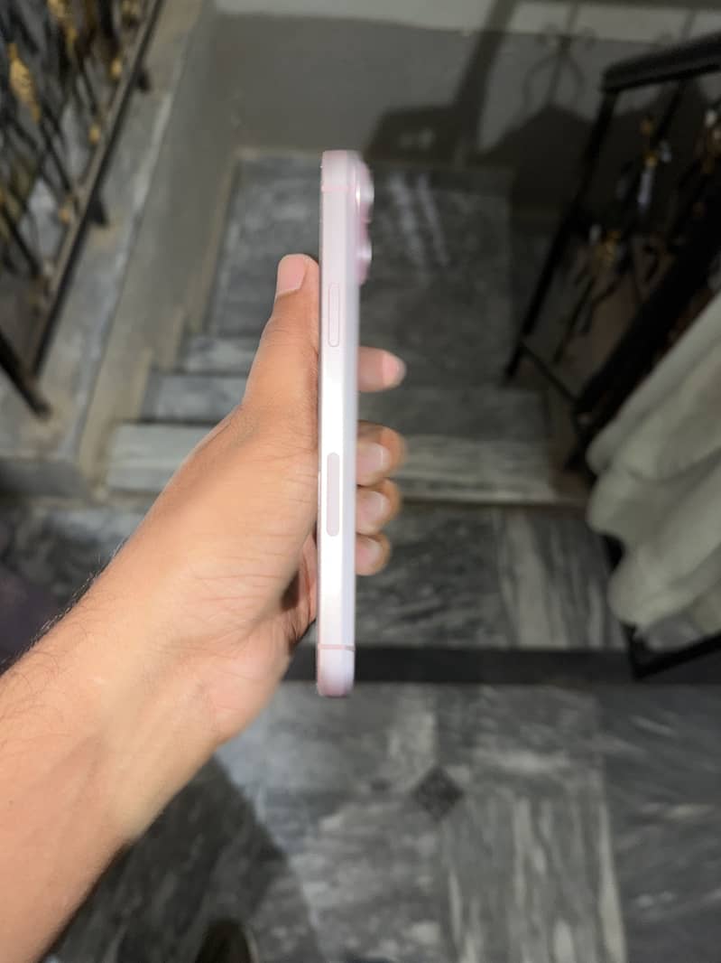 Apple iPhone 15 plus 2