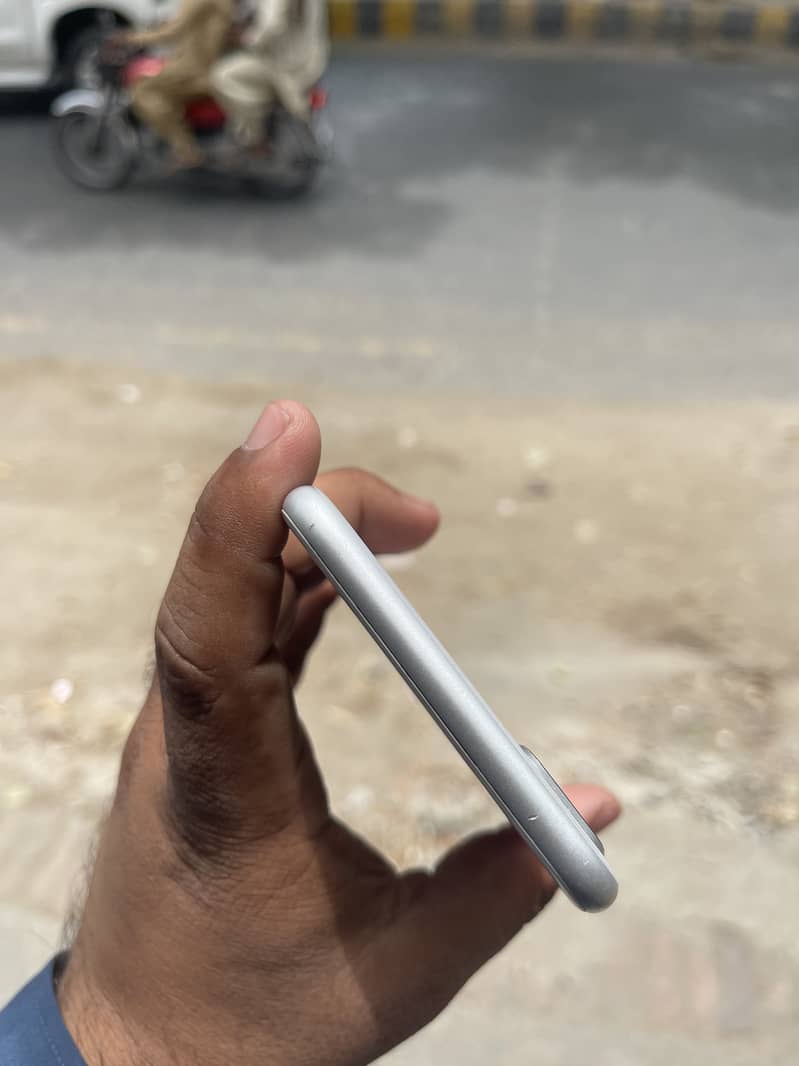 Apple iPhone 8 Plus 1
