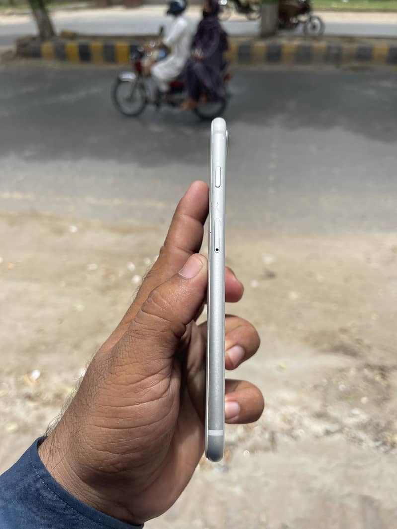 Apple iPhone 8 Plus 2