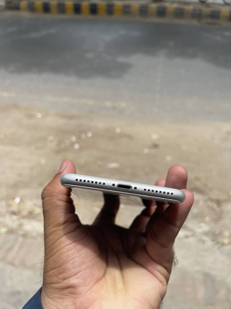 Apple iPhone 8 Plus 5