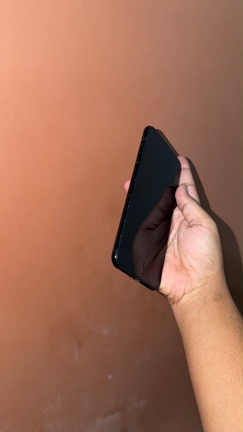 Apple iPhone 7 Plus 4