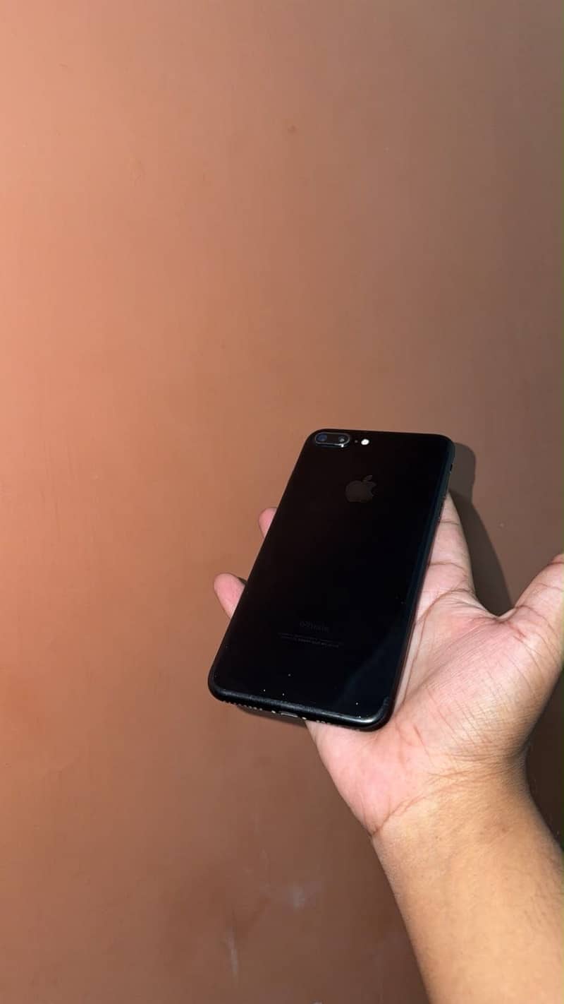 Apple iPhone 7 Plus 5