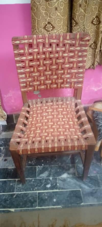 4 chair h good condition