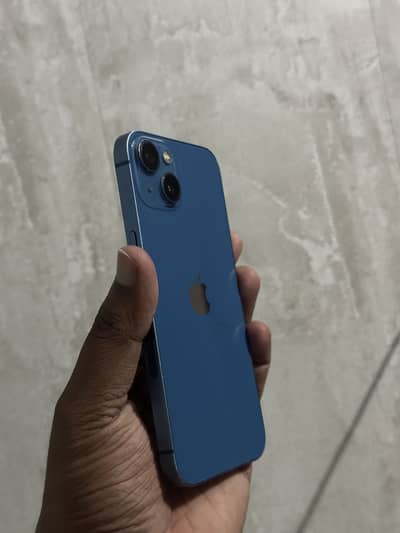 Apple iPhone 13