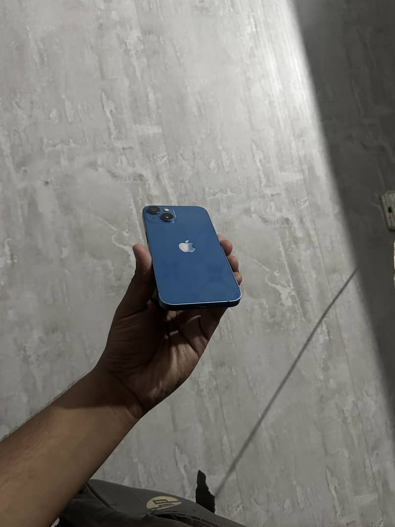 Apple iPhone 13 1