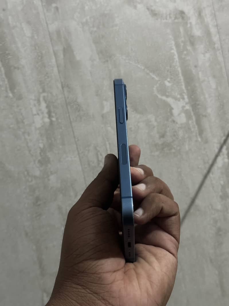 Apple iPhone 13 3