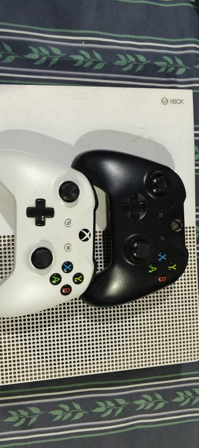 Xbox One S 500GB + 2 Original Controllers | Excellent Condition