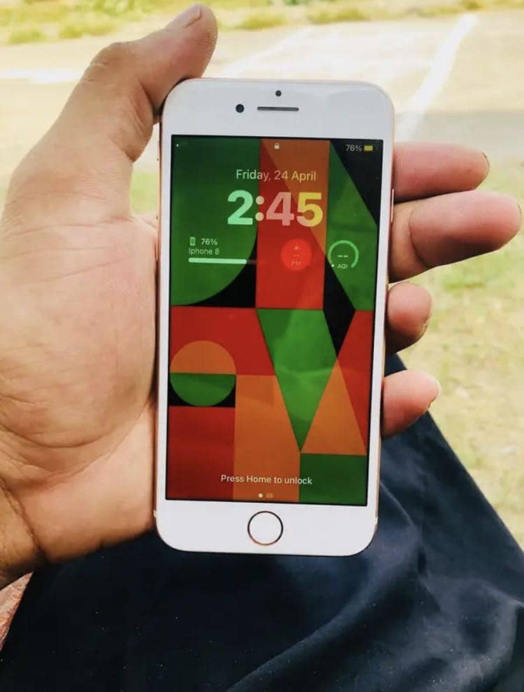 Apple iPhone 8 1