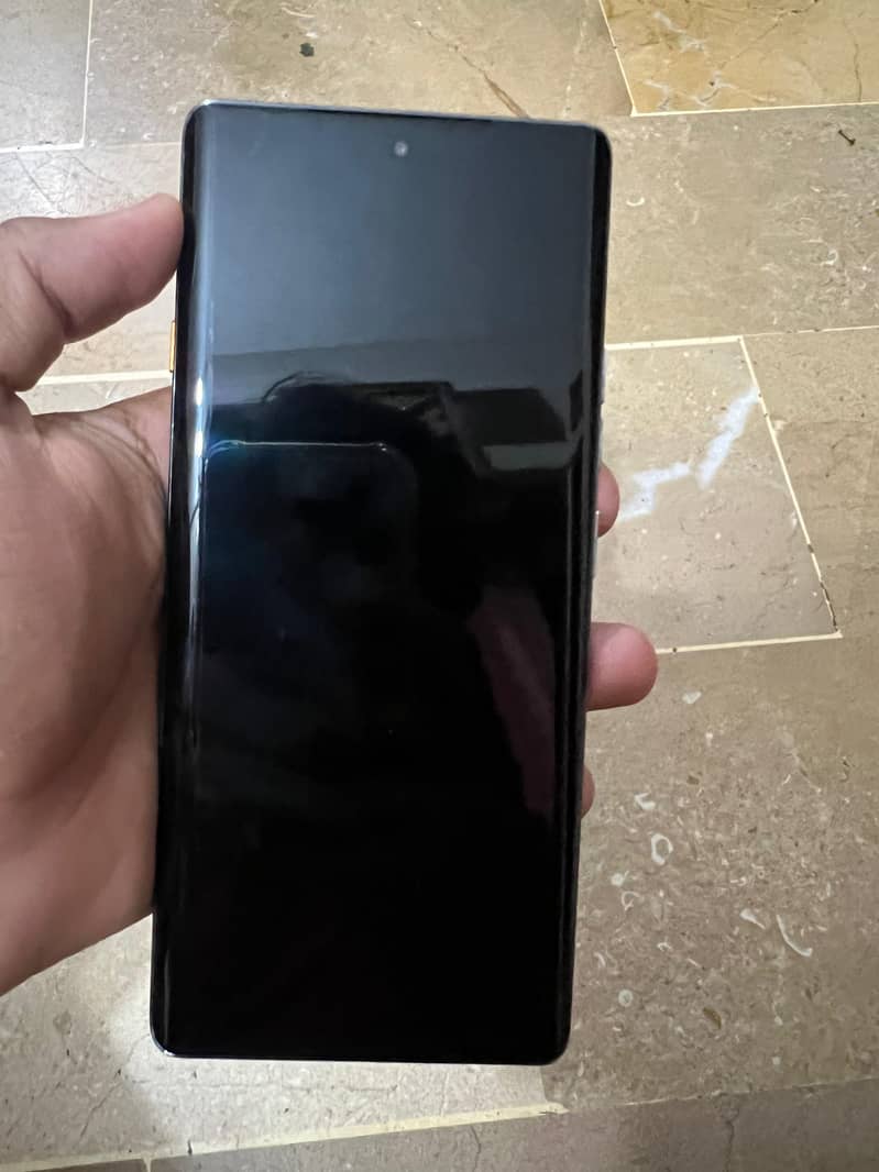 Tecno CAMON 40 Pro 0
