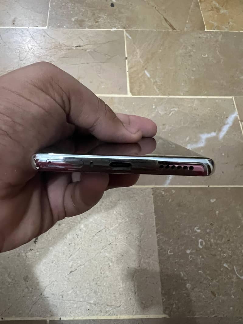 Tecno CAMON 40 Pro 4