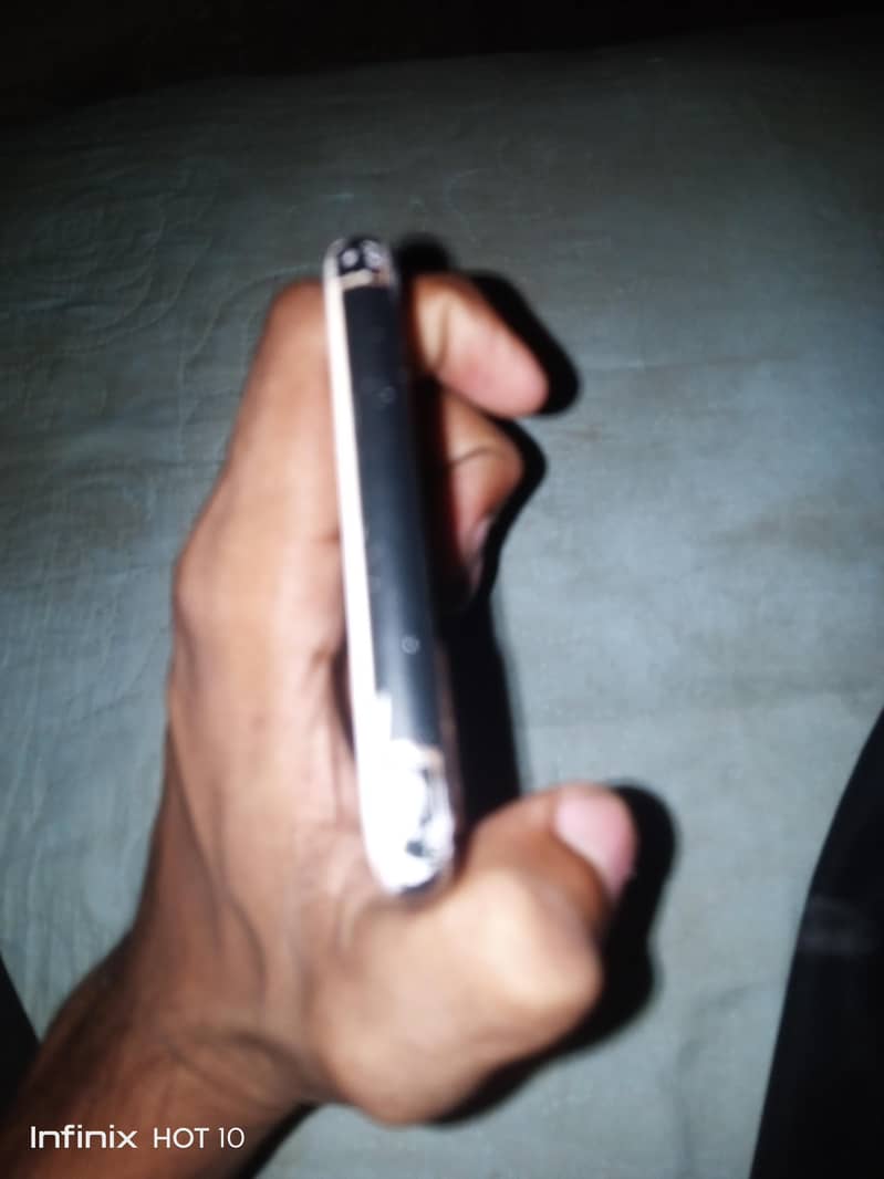 Apple iPhone 8 Plus 1