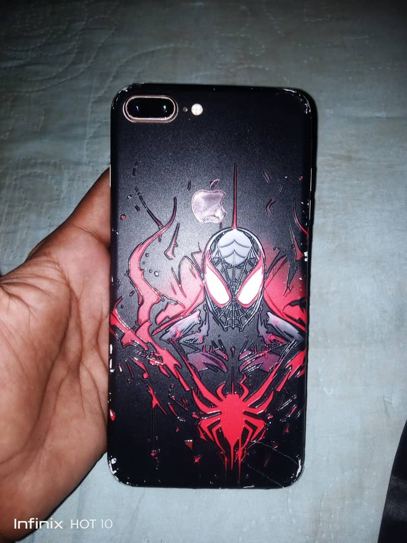 Apple iPhone 8 Plus 3